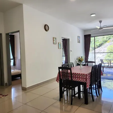 Relax Bear Homestay Tanah Rata Exterior photo